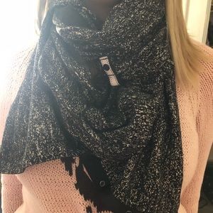 Lululemon Vinyasa Scarf
